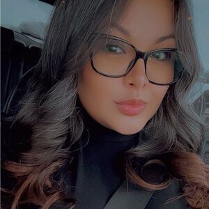 Meet your Posher, Tania